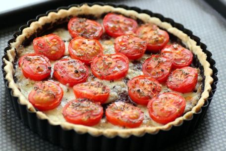 RECIPE MAIN IMAGE tarte tapenade et tomate cerises